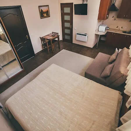 Zhanna בית הארחה 3*